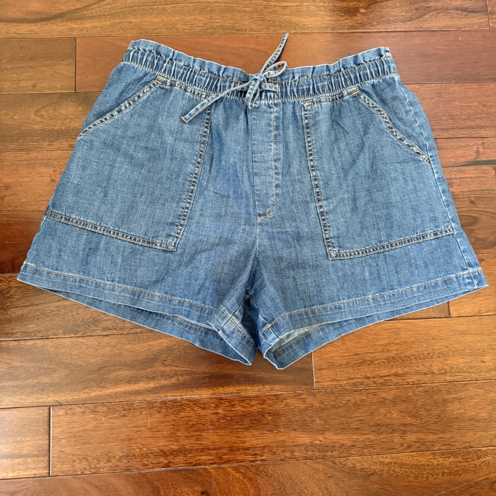 Banana Republic Denim Pull On Shorts Women's Large Mid Rise 100% Cotton Blue